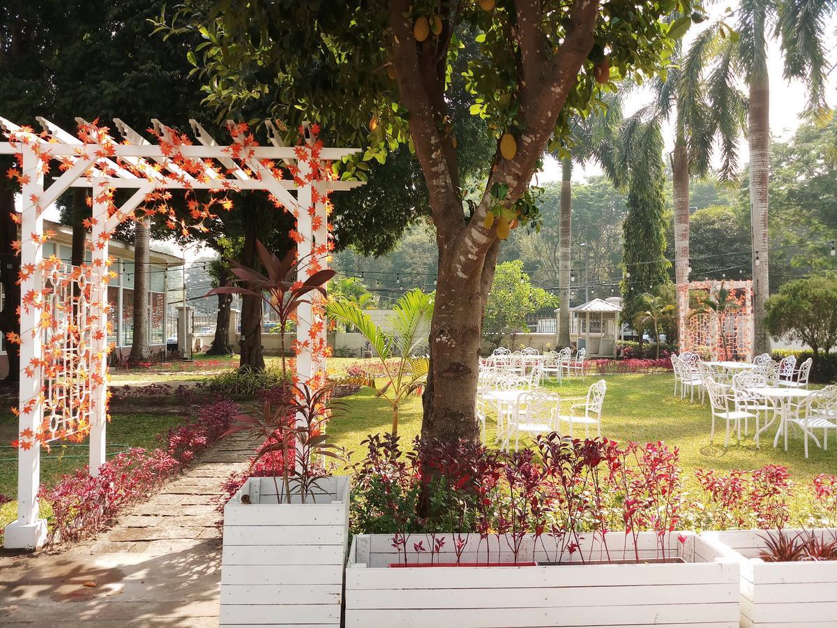 Ruby Garden Hotel Yangon Extérieur photo