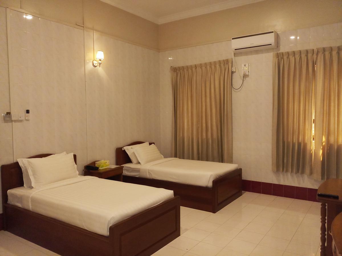 Ruby Garden Hotel Yangon Extérieur photo