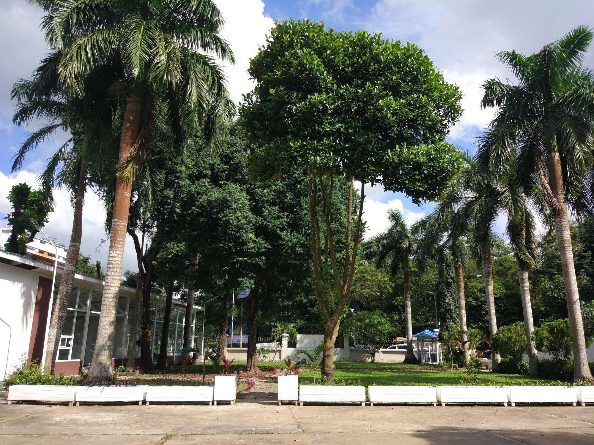 Ruby Garden Hotel Yangon Extérieur photo