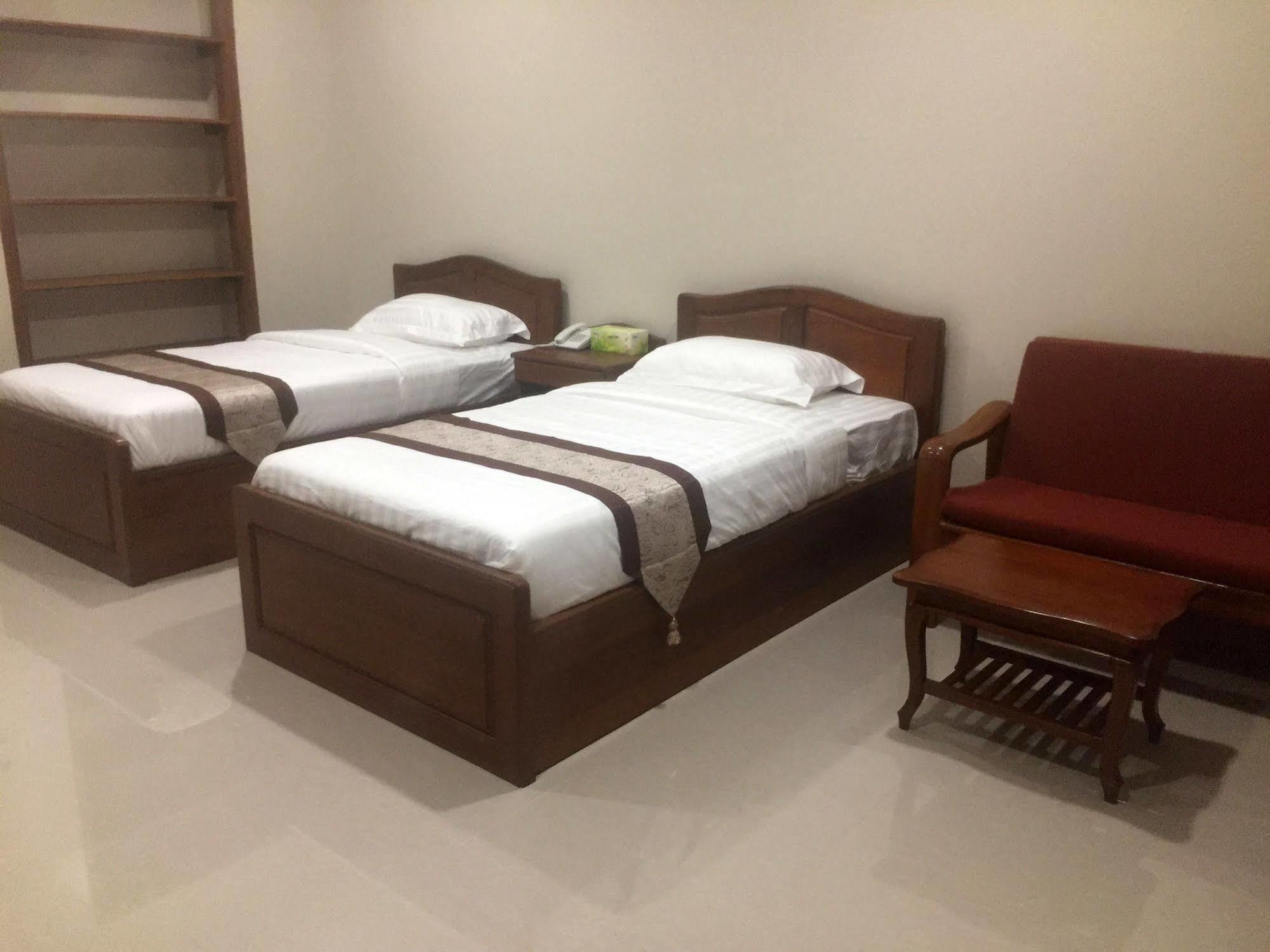 Ruby Garden Hotel Yangon Extérieur photo